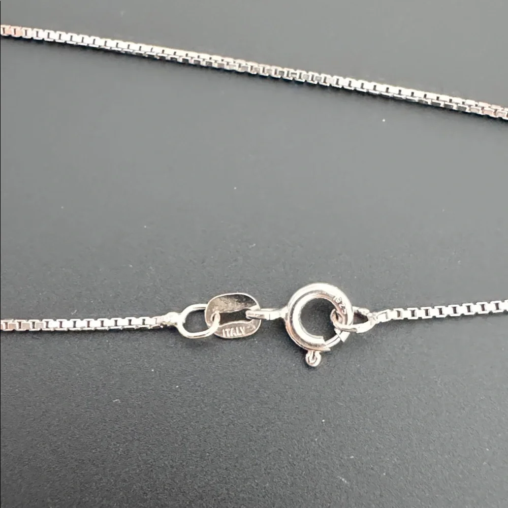 Sterling Silver Celtic Knot Pendant‎ Necklace